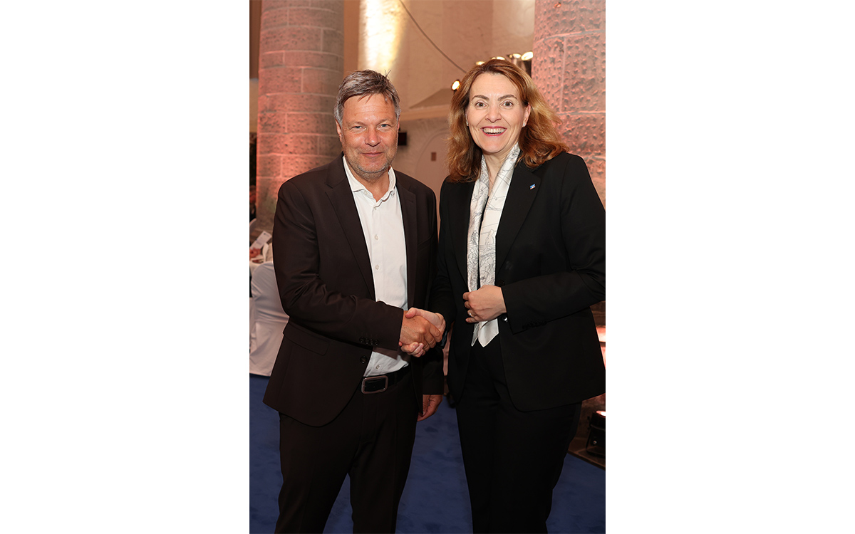 Karlspreis 2024: Der damalige (Mai 2024) Bundeswirtschaftsminister Robert Habeck mit BVR-Präsidentin Marija Kolak.