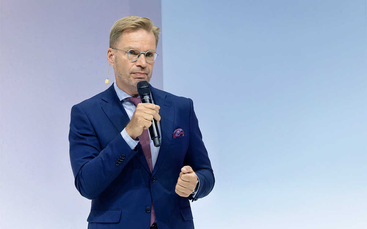 80. Bankwirtschaftliche Tagung, Juli 2025 in Berlin: Reiner Holznagel, Präsident des Bundes der Steuerzahler, sprach sich für mehr Wertschätzung der Politik für die Leistung der Bürgerinnen und Bürger aus und sparte dabei nicht mit Kritik an der Finanz- und Haushaltspolitik.