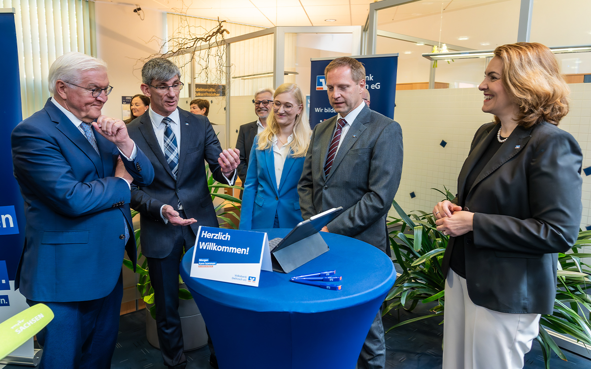 Auf seiner Rundreise „Ortszeit Deutschland“ besuchte Bundespräsident Frank-Walter Steinmeier Mitte Mai auch die Volksbank Delitzsch und sprach im Jahr der Genossenschaften mit BVR-Präsidentin Marija Kolak über die Zukunft der Genossenschaftsidee.